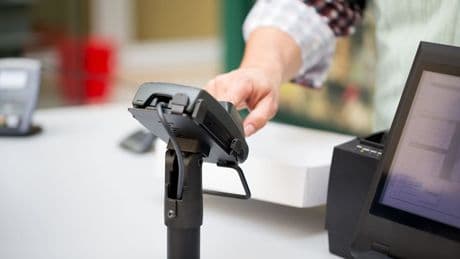 Ab 1. Juli  - 1200 Tankstellen streichen Bargeld-Service