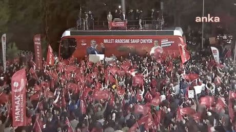 Özgür Özel, saldırı sonrası halka seslendi: Diz çökmeyeceğiz, teslim olmayacağız