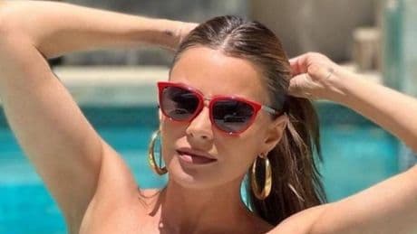 Sofía Vergara, bajo el sol y en toples, da la bienvenida al calor: "¡Llegó el verano!"