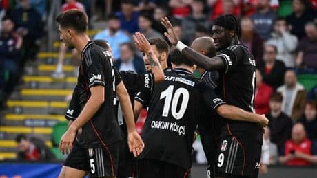 Beşiktaş İrlanda'da çok farklı: St. Patrick's 1-4 Beşiktaş