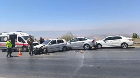 Gaziantep’te dört aracın karıştığı zincirleme kaza: 9 yaralı