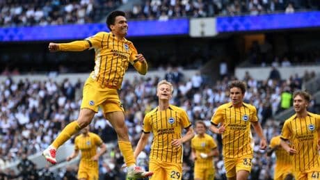 El Brighton se exhibe en la fiesta al Tottenham