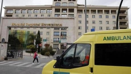 Un hombre herido grave con quemaduras mientras cenaba en un restaurante de sushi en Málaga