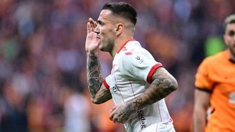 Rey Manaj, Sivasspor'un Samsun kafilesinde yer almadı!