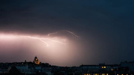 Violent storms rip through Paris