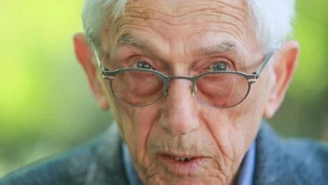 Theodor Kallifatides, escritor: "El desastre de la dana fue enorme, pero más increíble fue la solidaridad de la gente, no ha pasado en ningún otro país"