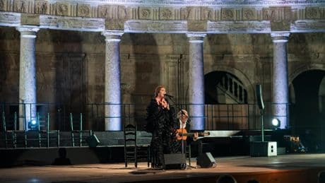 Estrella, fuego y memoria: una noche (descalza y con los ojos abiertos) en La Alhambra