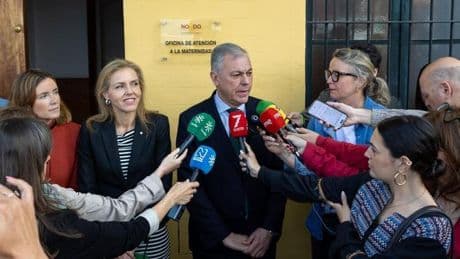 La oficina antiaborto de Vox en Sevilla tendrá 165.000 euros a costa de proyectos con migrantes, cooperación y UGT