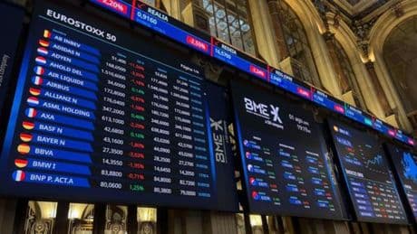 El Ibex 35 intenta el rebote y roza los 14.200 puntos pendiente del petróleo