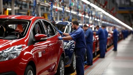 Türkiye'de satılan her dört otomobilden biri Koç'un