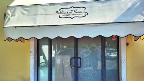 Sarzana, spaccata in pasticceria: danni per oltre 5mila euro