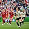 Duitsland klopt Denemarken in vermakelijk EK-duel en is dicht bij kwartfinales