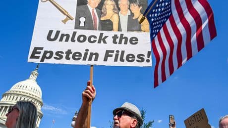 Víctimas de Epstein exigen al Congreso "transparencia" y publicar "todos" los documentos