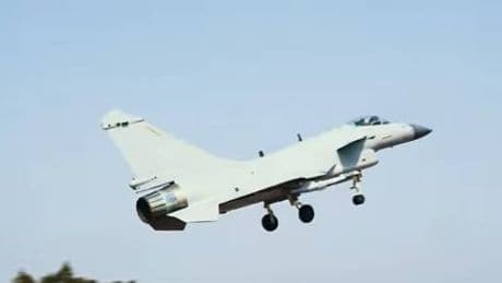 Battesimo di fuoco per il "dragone" J-10: così la Cina testa i jet contro l’Occidente