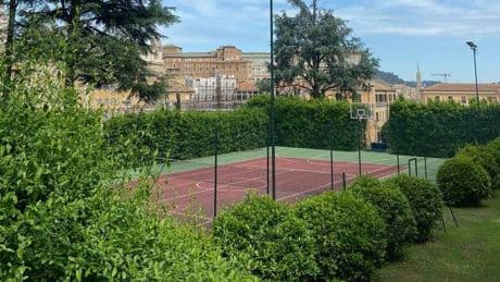 Il campo da tennis degli Agostiniani e il match di Prevost pre-Conclave contro il segretario don Edgard, (in Vaticano non giocherà)