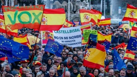 Vox consolida su crecimiento gracias a la inmigración y a la erosión del PSOE