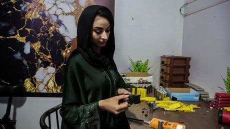 Zahra Ali, una "innovadora energética" de 23 años en el Afganistán de los talibanes