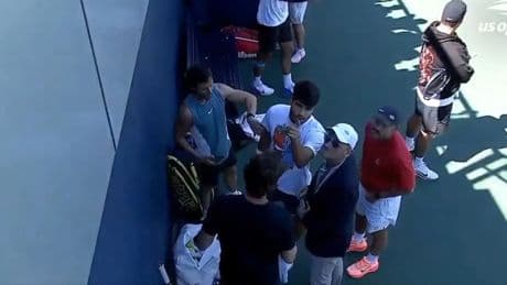 El mosqueo de Carlos Alcaraz con las cámaras y micrófonos de las pistas de entrenamiento del US Open: "Se escucha todo"