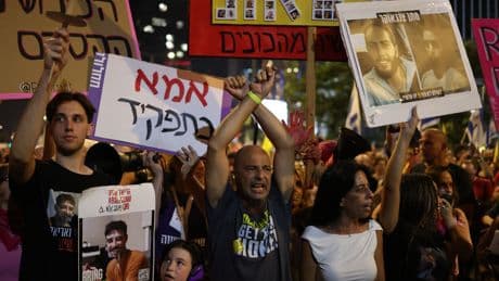Des dizaines de milliers de manifestants à Tel-Aviv contre le plan israélien de conquérir la ville de Gaza