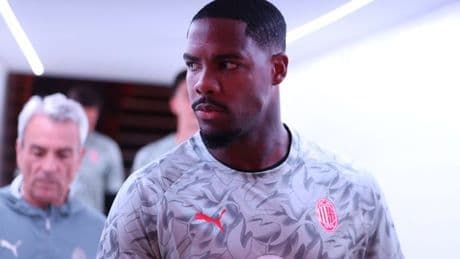 Chelsea target Mike Maignan issues ultimatum to force summer transfer