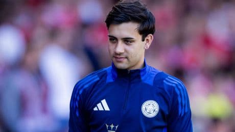 Pijnlijk: Chelsea-aanwinst Facundo Buonanotte direct in zijn hemd gezet door nieuwe club