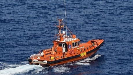 Hallan los cuerpos de un padre y su hijo de 13 años tras caer su avioneta al mar en Mallorca