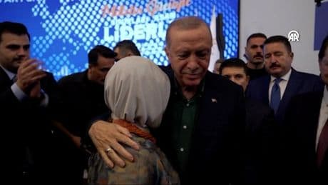 Erdoğan’ın konuşması sonrası Emine Erdoğan gözyaşlarını tutamadı