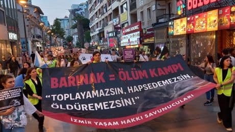 İzmir'de yaşam hakkı savunucuları: "AYM yasayı hemen iptal et"