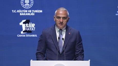 Bakan Ersoy, Bir Şiir Bir Hayat Canım İstanbul sergisinin açılışında açıklamalarda bulundu
