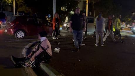 Kırmızı ışıkta geçen otomobil, taksiye çarptı: 7 yaralı