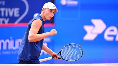 Generationen-Duell am Rothenbaum - Tennis-Engel schlägt seinen Babysitter