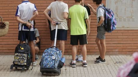 Baleares extenderá la prohibición de bebidas energéticas y ultraprocesados a excursiones y viajes