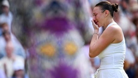 Vernederde Amanda Anisimova (23) is in shock en zegt sorry voor mislukte finale op Wimbledon: ’Dit is niet makkelijk om mee te maken’