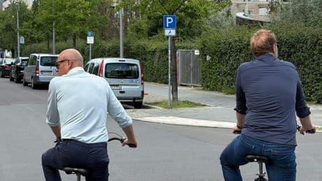 Brandstapel Hitler is nu onopvallende parkeerplaats in Berlijnse appartementen-wijk