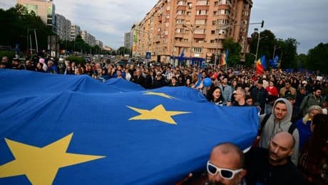 Zehntausende EU-Anhänger demonstrieren vor Präsidentschaftswahl in Rumänien