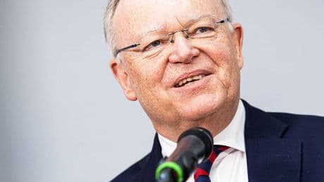 Won’t Forget These Days: Niedersachsens Ministerpräsident Weil tritt mit Fury-Hit ab