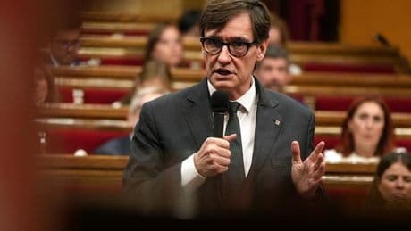 Salvador Illa amenaza a Alejandro Fernández con una denuncia por vincularlo al caso Koldo