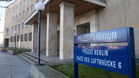 Razzia bei Berliner Beamten - Polizisten erwischen Kollegen beim Dealen