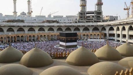Pèlerinage à La Mecque : qu’est-ce que la Kaaba, cet intrigant cube noir autour duquel tournent des millions de musulmans ?