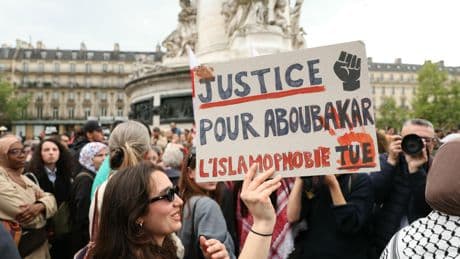 Bruno Retailleau saisit la justice contre un collaborateur d'une députée LFI pour appel à l'insurrection