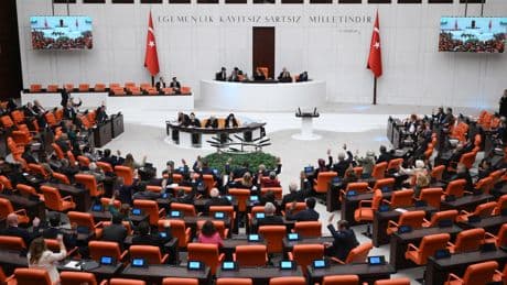 TBMM'de bu hafta: Memur olmak için yaş sınırı geliyor
