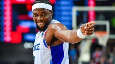 EN DIRECT - Euro de basket : la France doit s’imposer face à l’Islande pour espérer terminer première du groupe