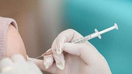 Vaccini Covid: 36 decessi nel 2023 ma la correlazione non è stata mai provata