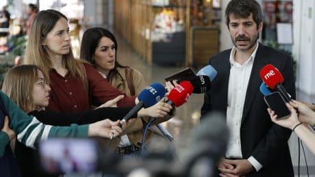 Urtasun dice que el fondo KKR, vinculado a los asentamientos en Palestina y propietario de grandes festivales en España, "no es bienvenido": "Mancha la cultura"