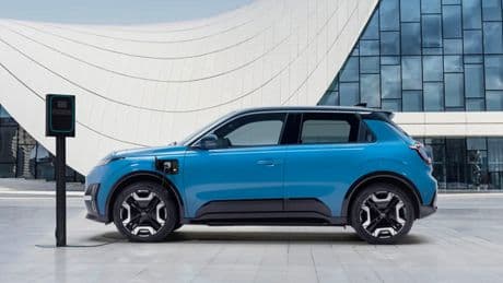 Nuova Nissan Micra, svelata la sesta generazione: è soltanto elettrica ed è la sorella della Renault 5