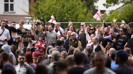 Asylum hotels latest: Labour in turmoil with more councils eyeing legal action after Epping site shut