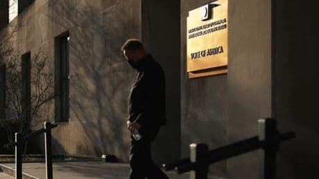 Aux Etats-Unis, la bataille juridique s’intensifie contre le démantèlement de l’audiovisuel public