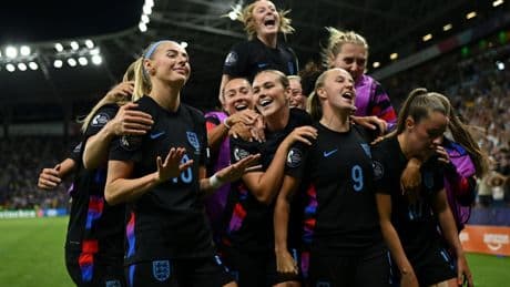 England 2-1 Italy: Chloe Kelly produces last-minute winner to mark Lionesses unlikely Euro finalists