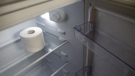 Darum legen immer mehr Menschen Klopapier in den Kühlschrank
