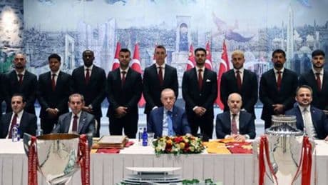 Cumhurbaşkanı Erdoğan Galatasaray'ı kabul etti